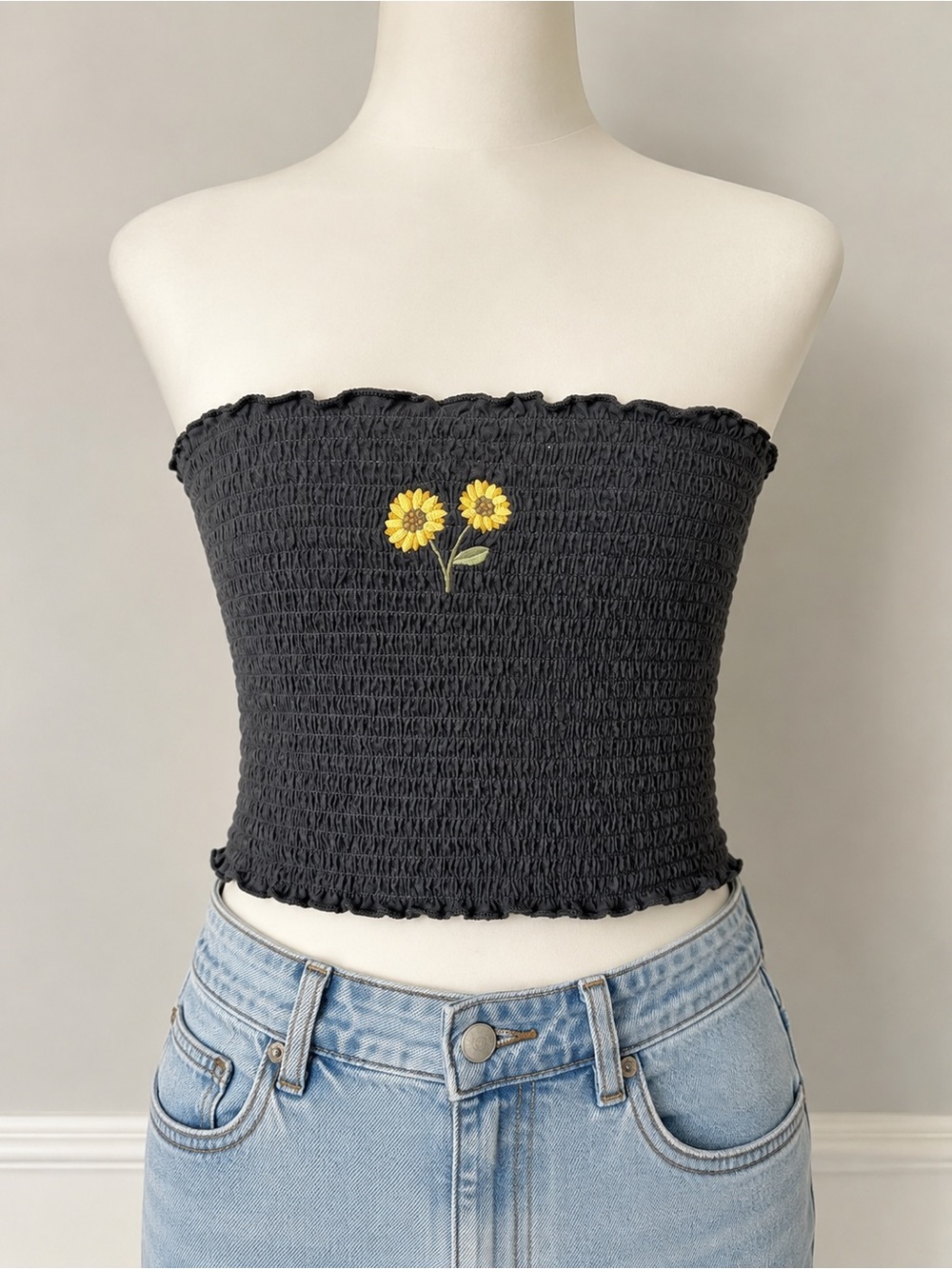 Black Smocked Embroidered Flower Tube Top – Y2K / 2000s Style American Eagle